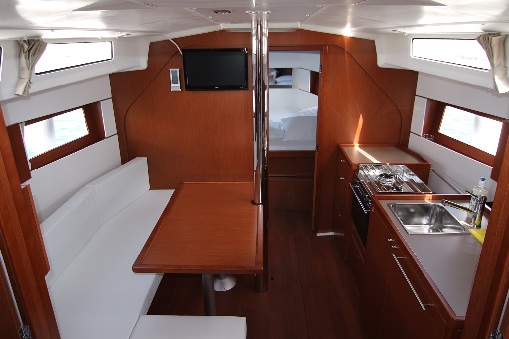 Oceanis 38.1 — photo 9