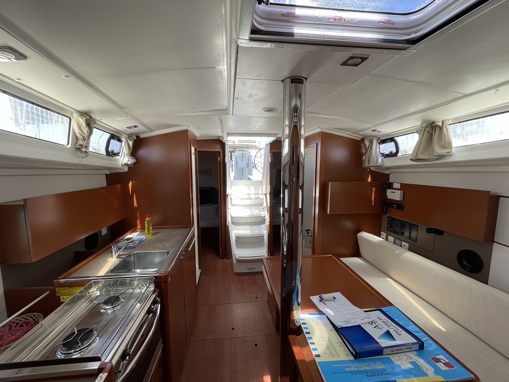 Oceanis 38.1 — photo 12
