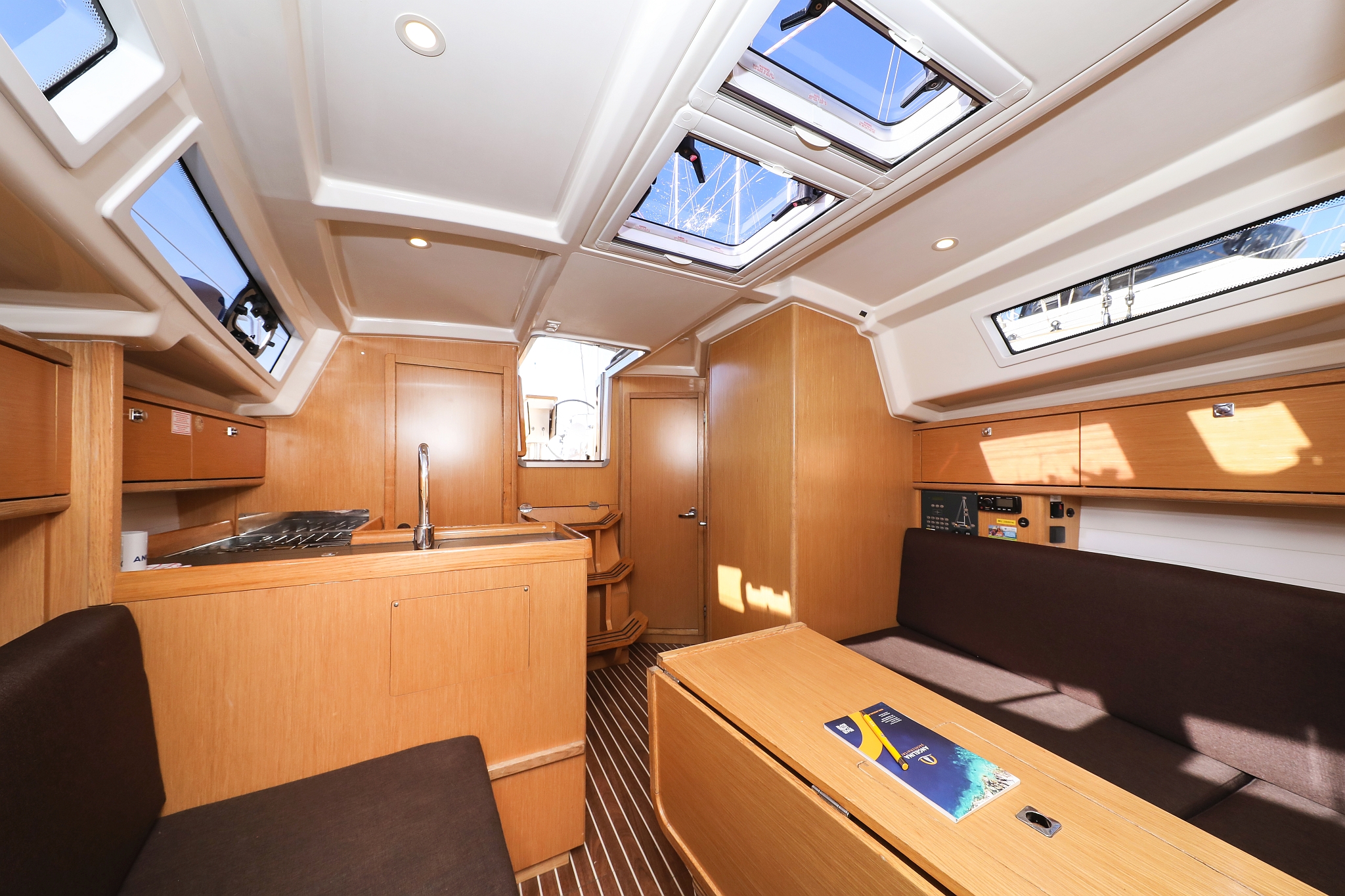 Bavaria Cruiser 34 — photo 11