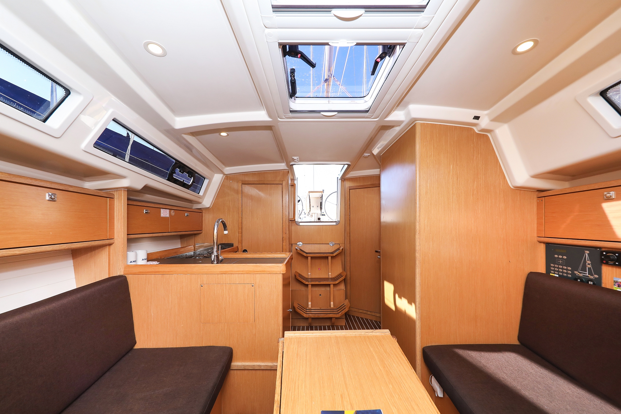 Bavaria Cruiser 34 — photo 12