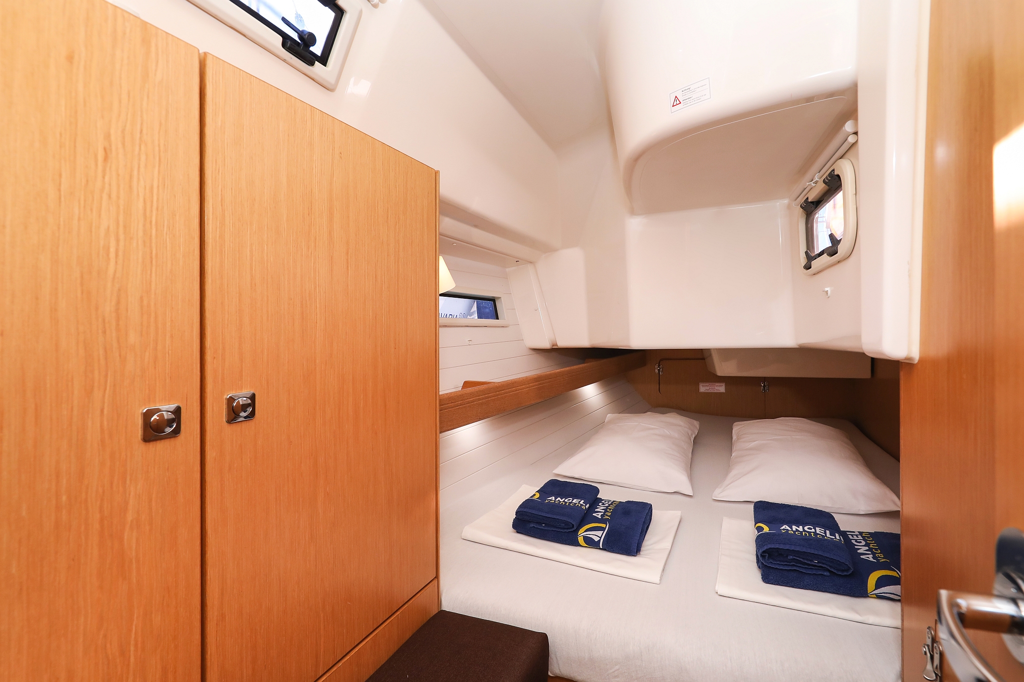 Bavaria Cruiser 34 — photo 23