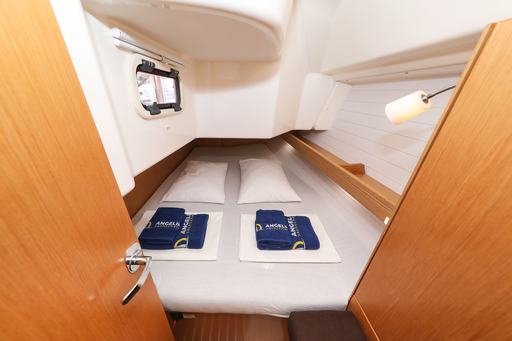 Bavaria Cruiser 34 — photo 26