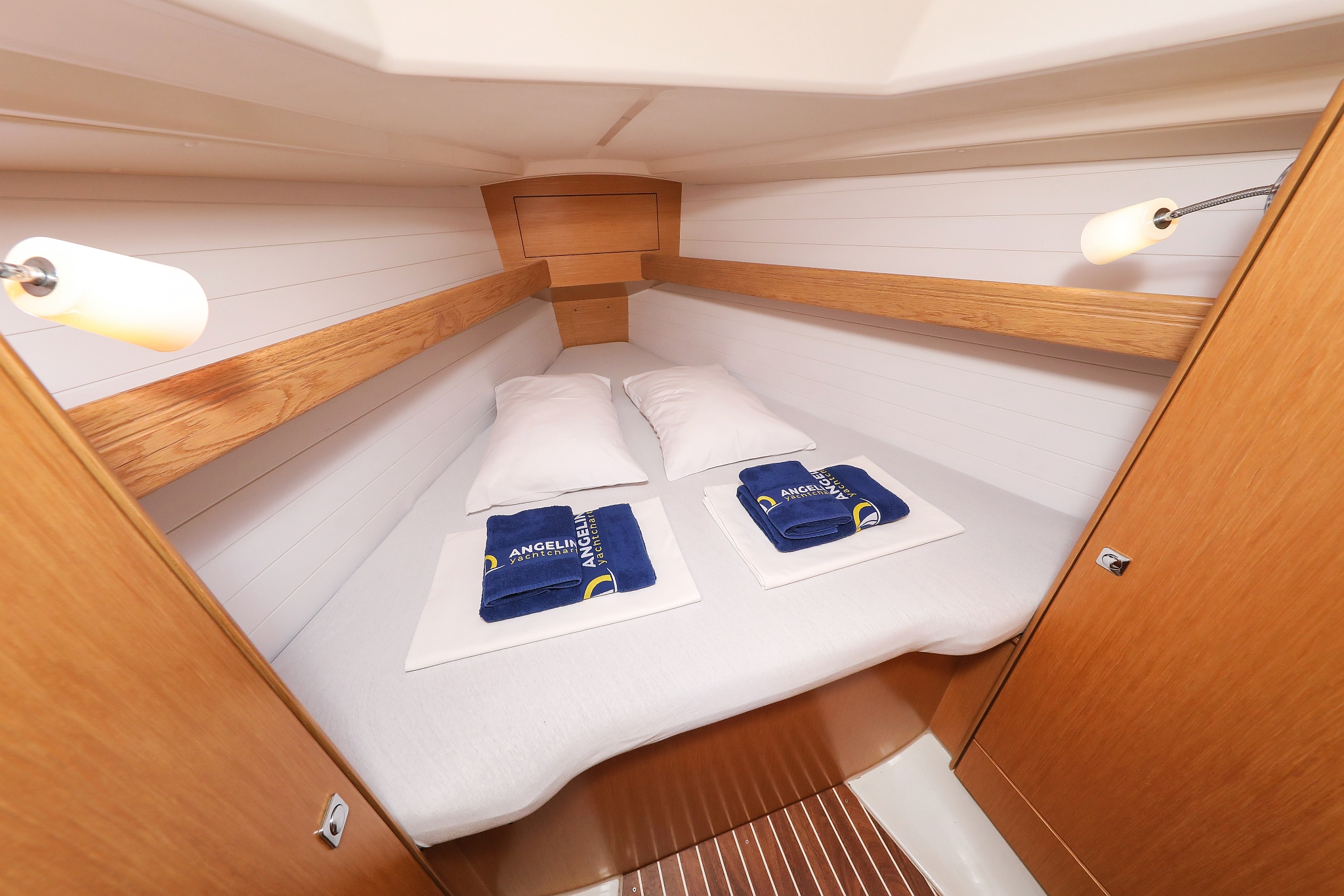 Bavaria Cruiser 34 — photo 28