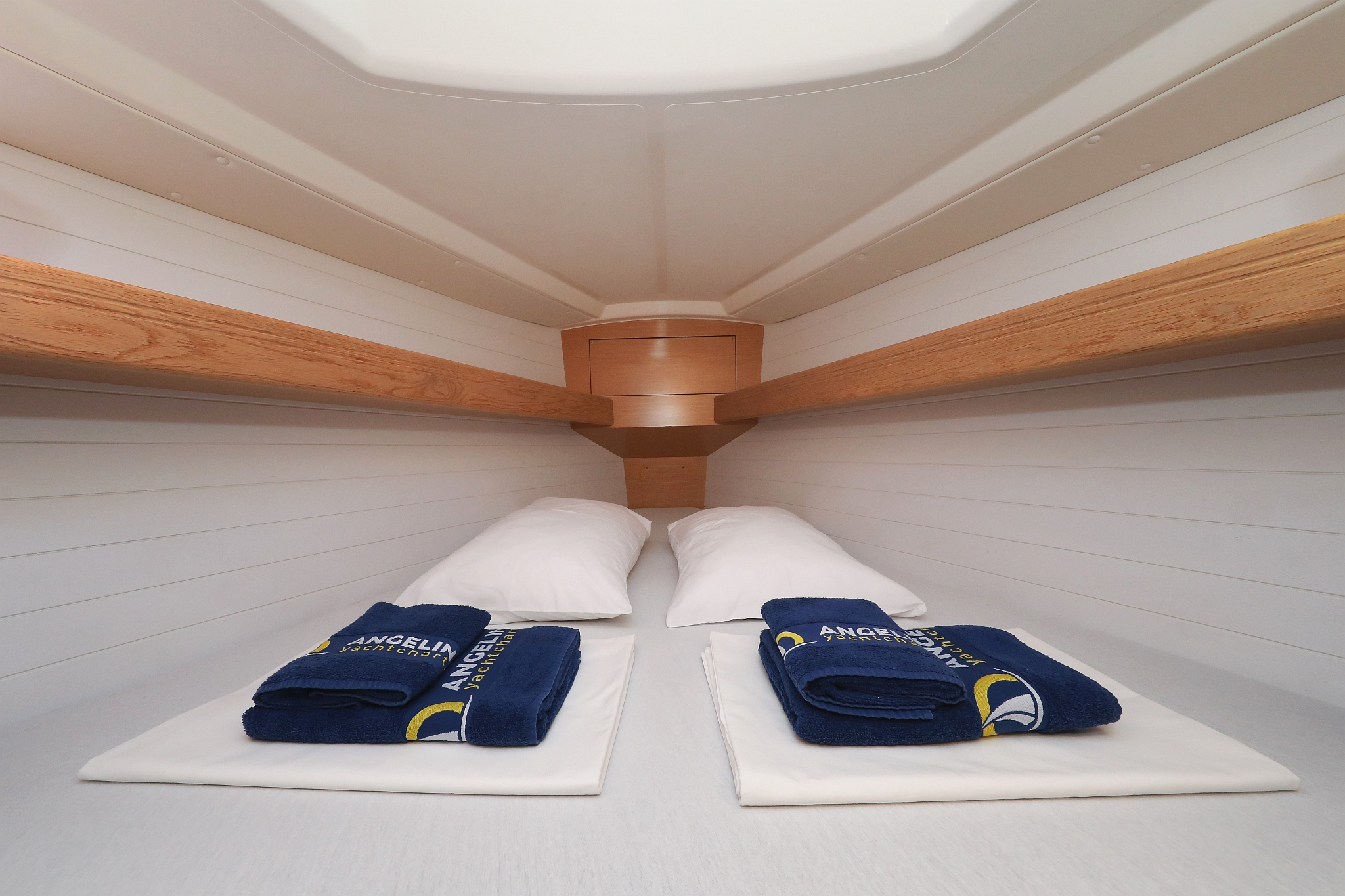 Bavaria Cruiser 34 — photo 30