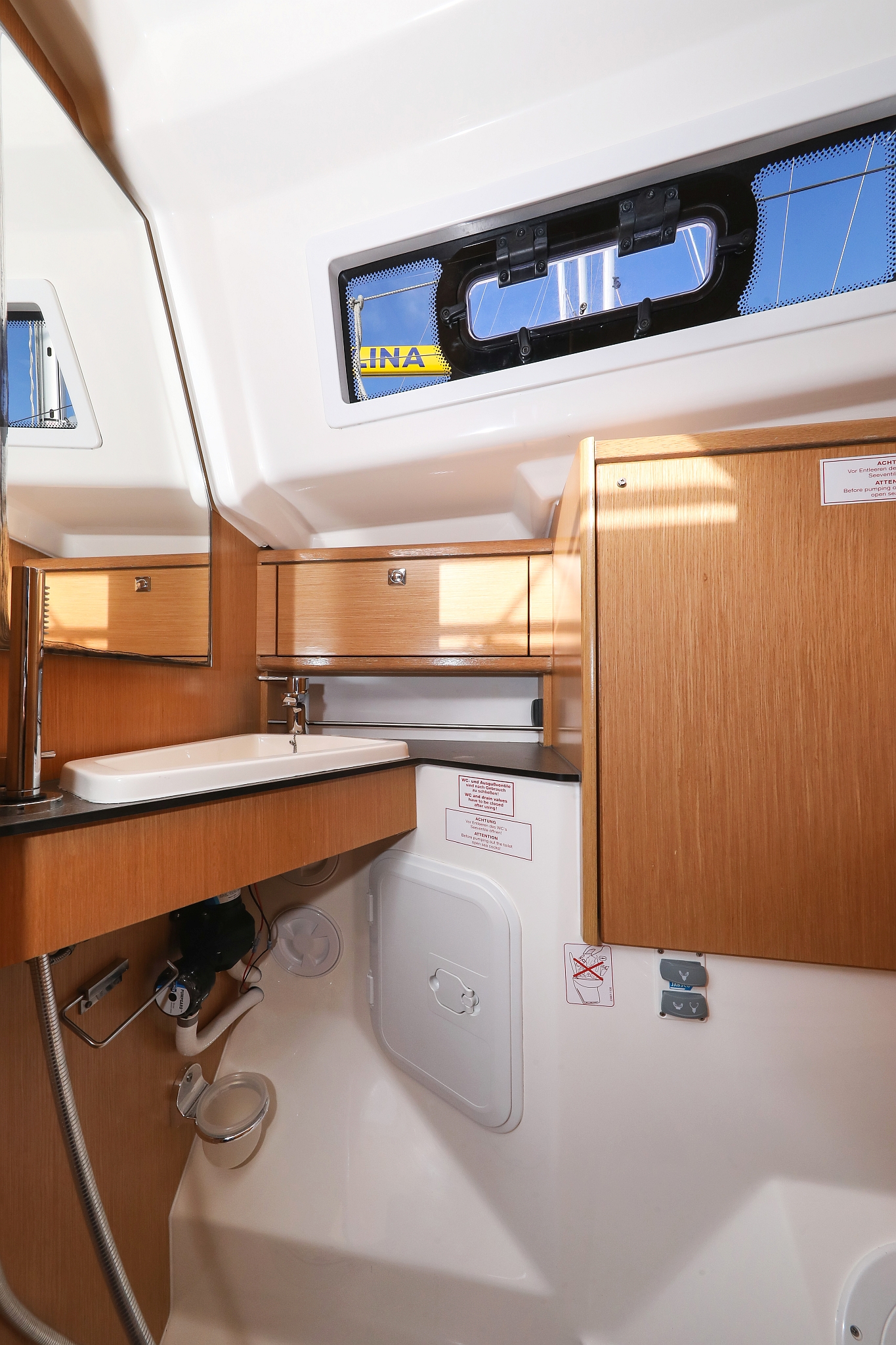 Bavaria Cruiser 34 — photo 32