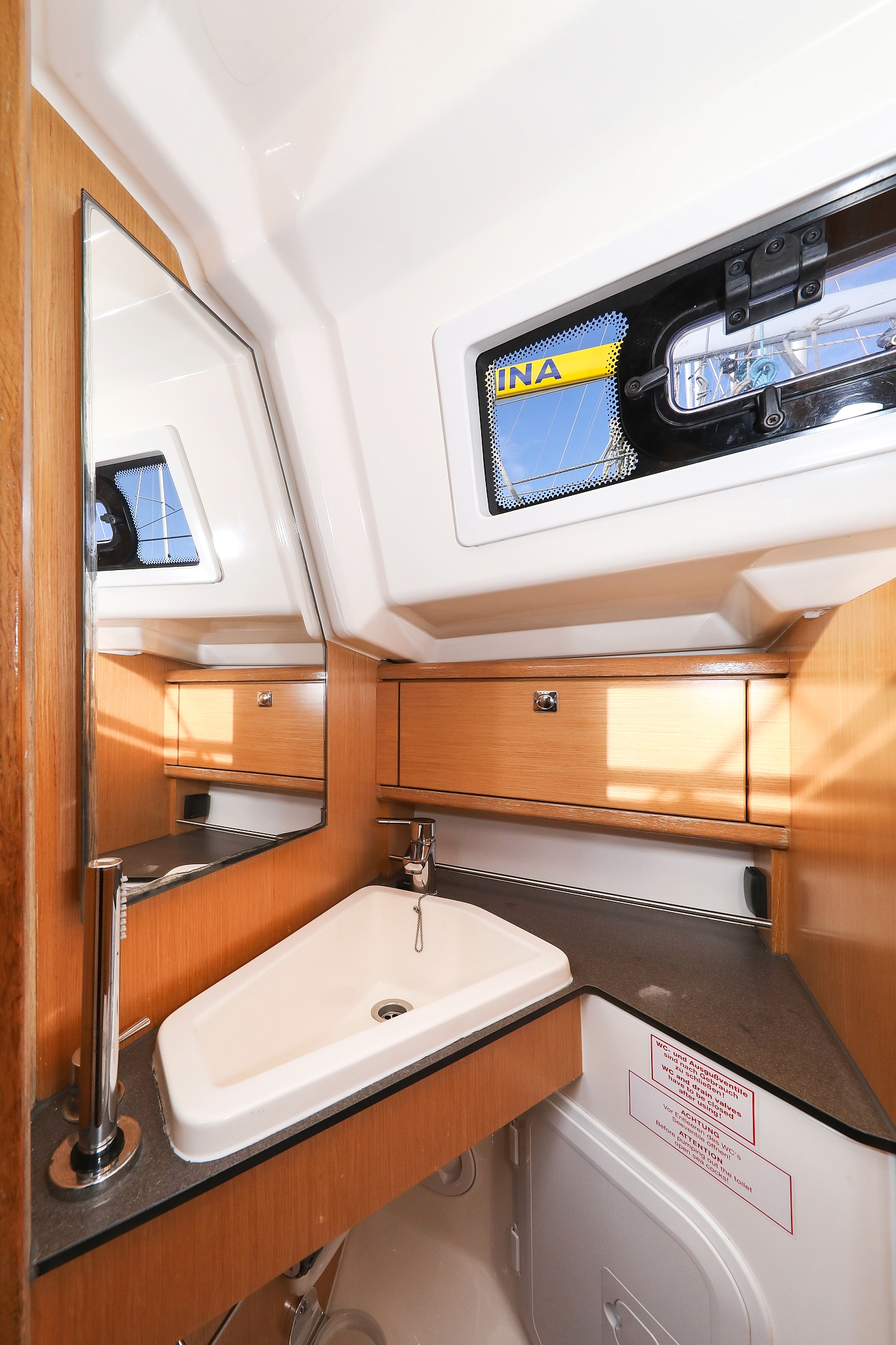 Bavaria Cruiser 34 — photo 33