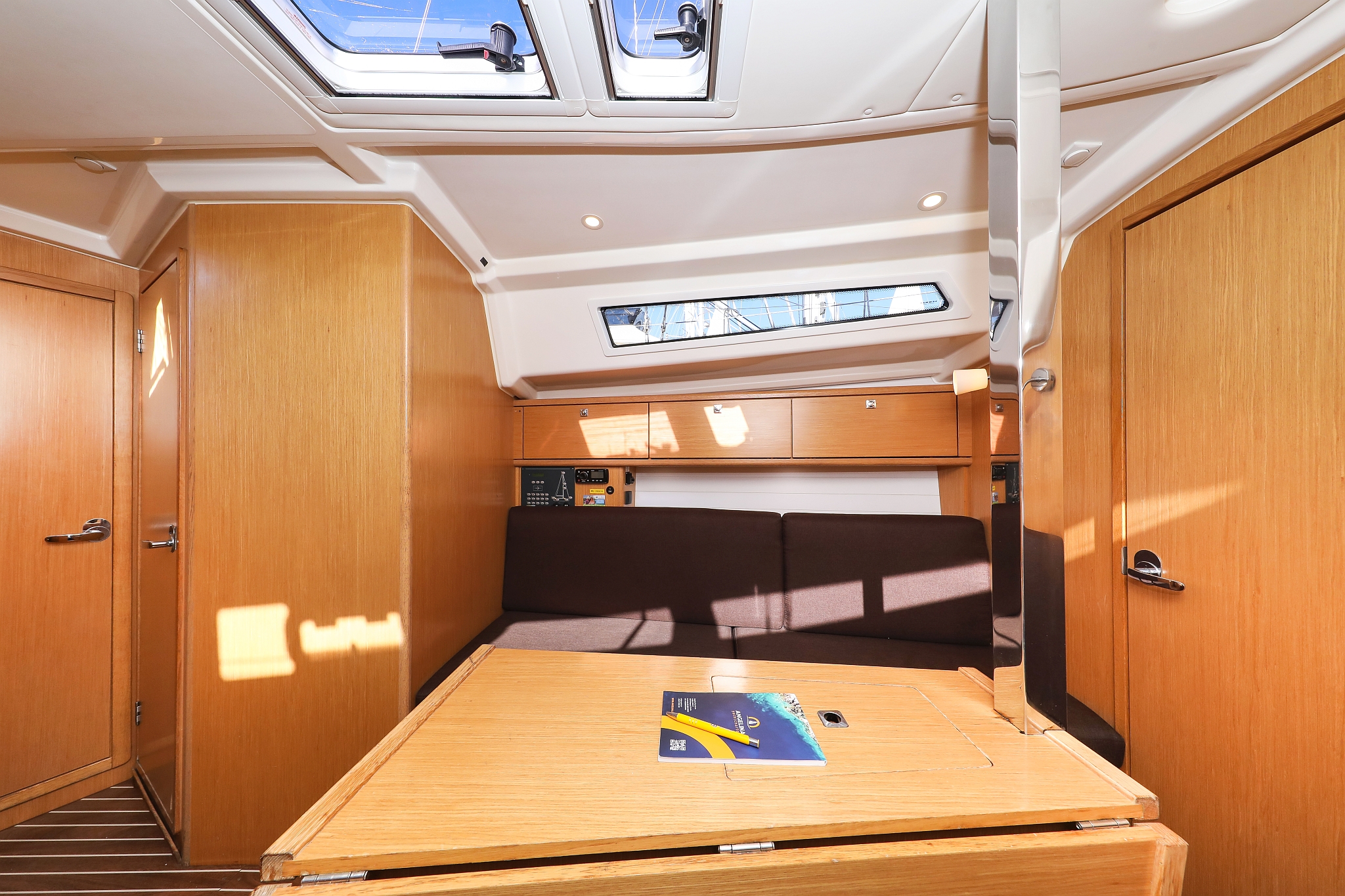 Bavaria Cruiser 34 — photo 37