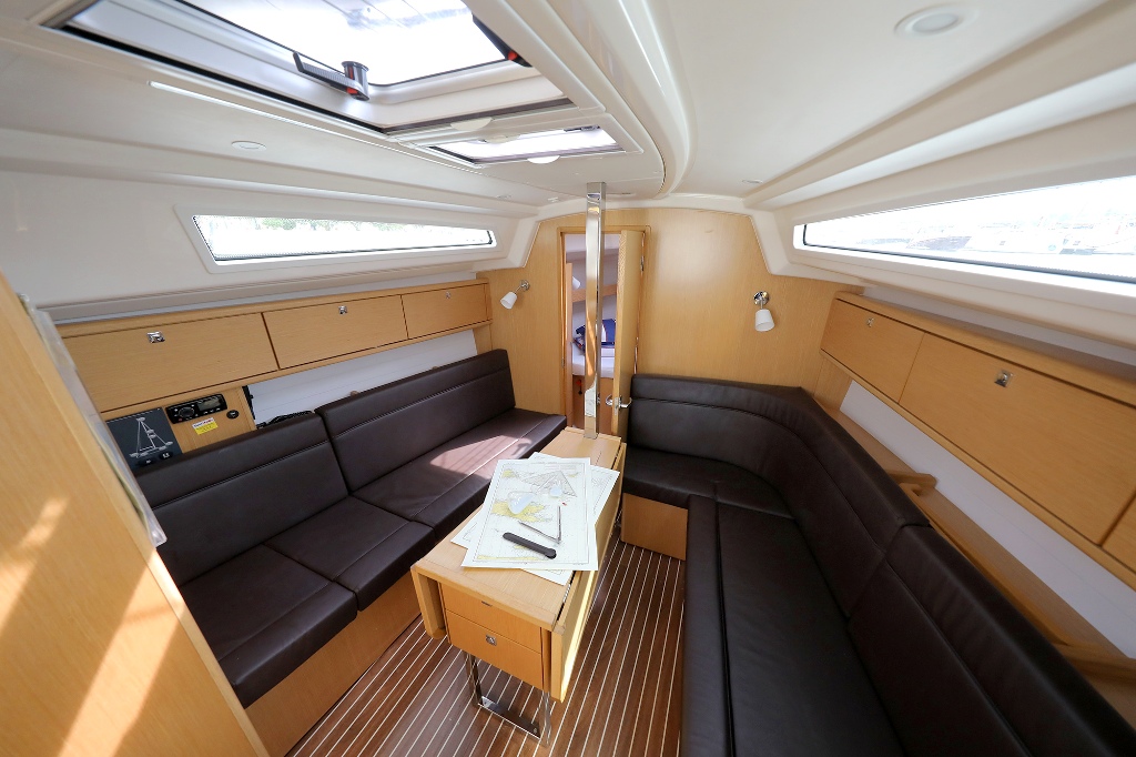 Bavaria Cruiser 34 — photo 14