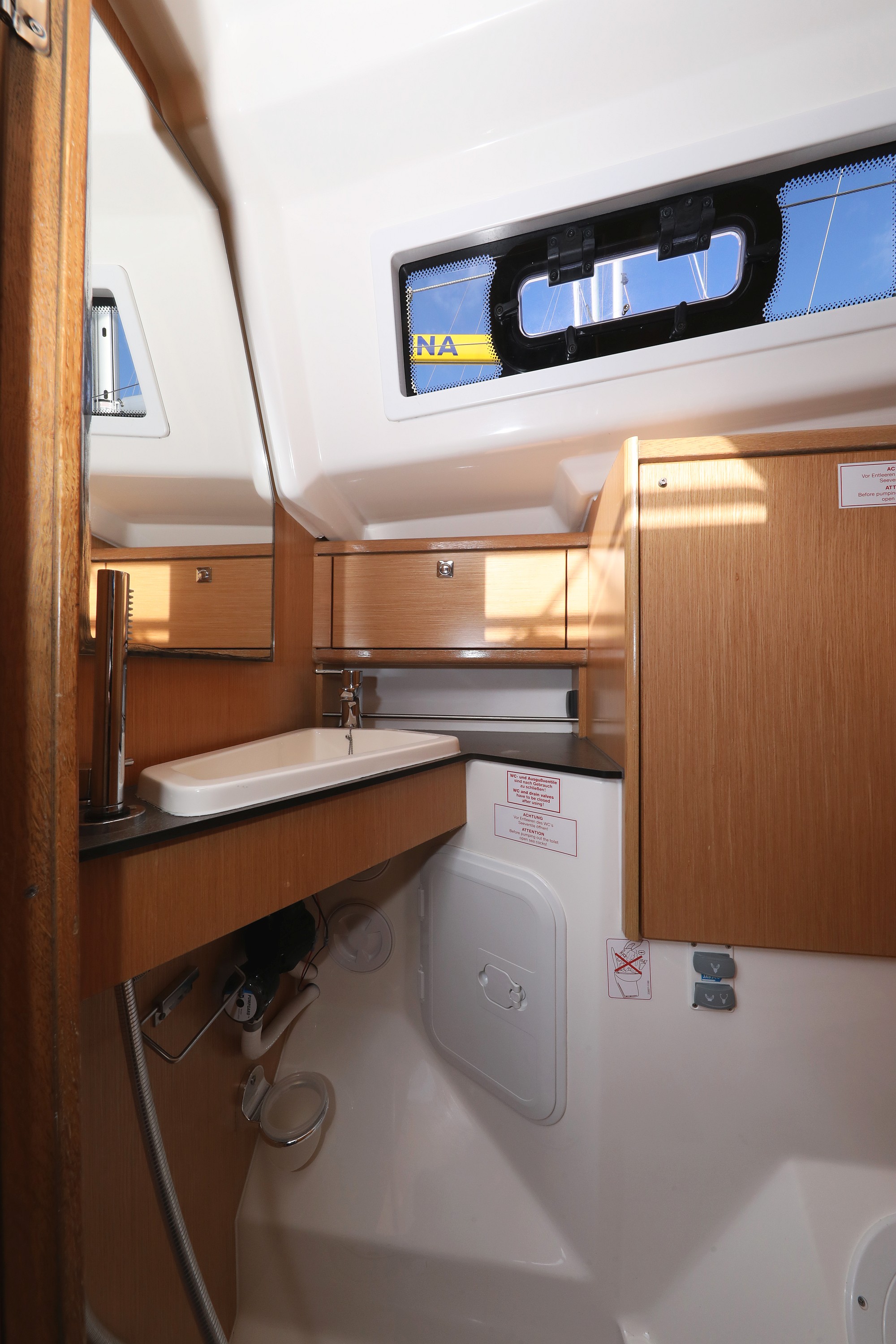 Bavaria Cruiser 34 — photo 31