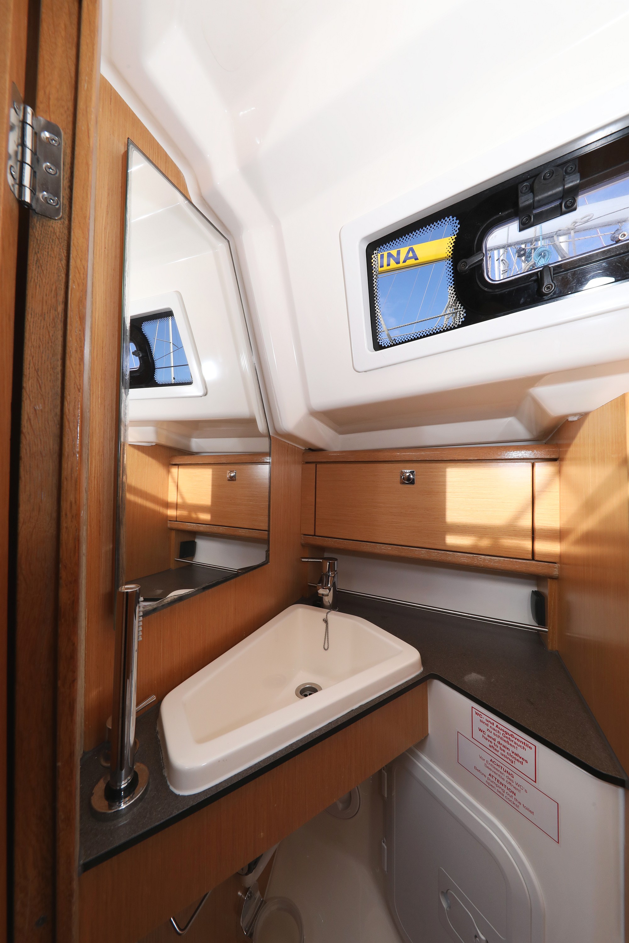 Bavaria Cruiser 34 — photo 32