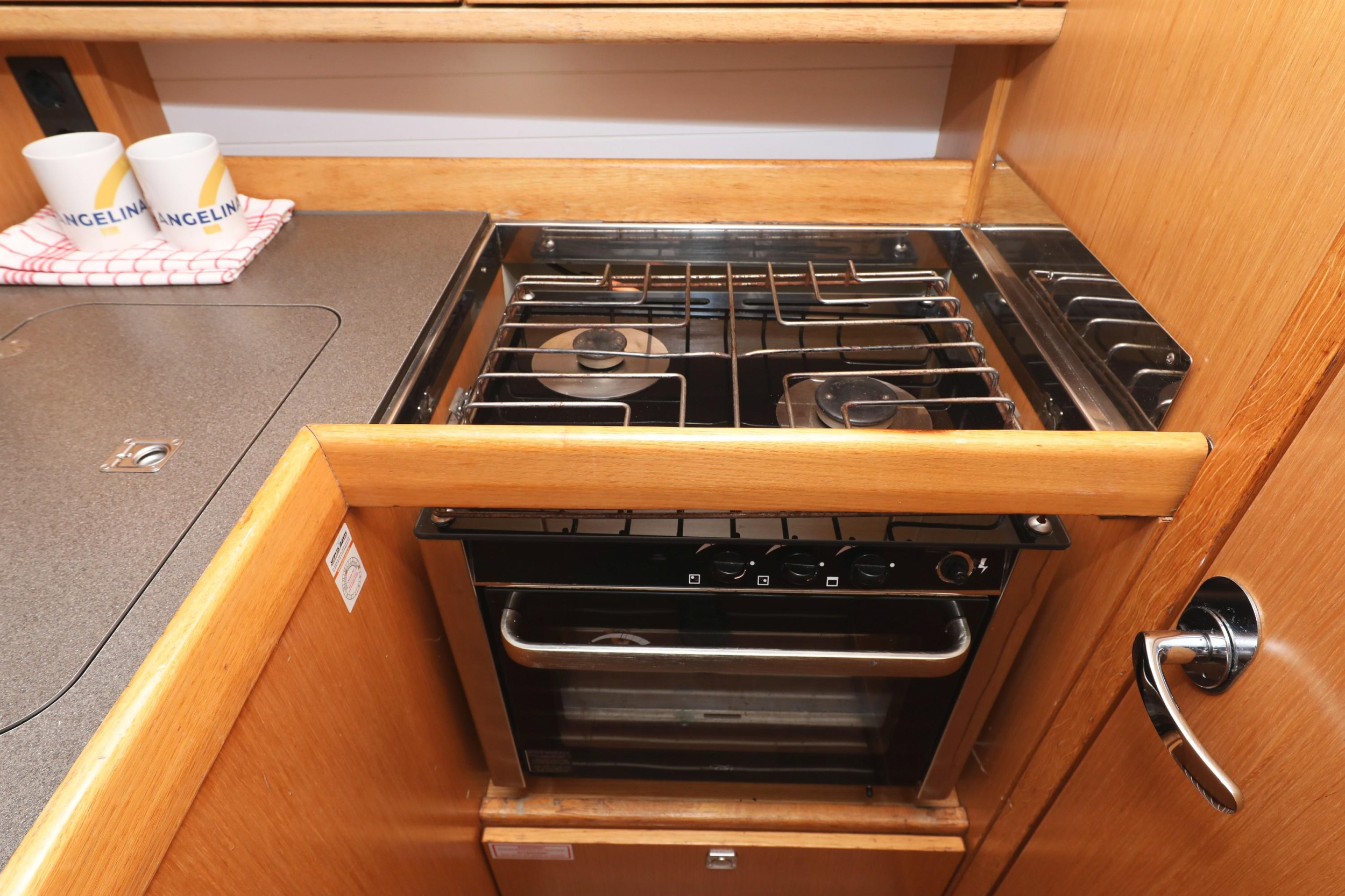 Bavaria Cruiser 34 — photo 34