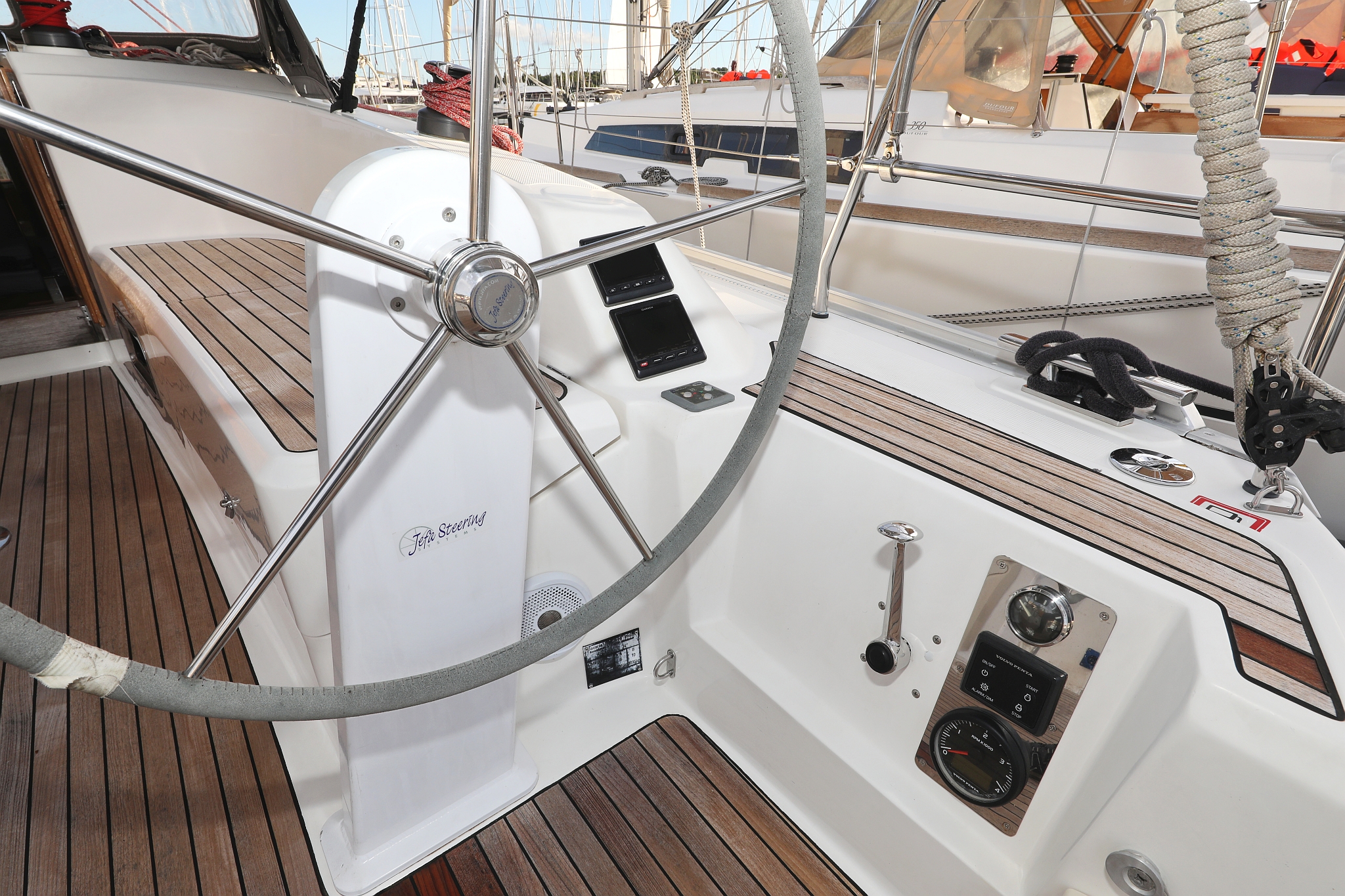 Bavaria Cruiser 34 — photo 36