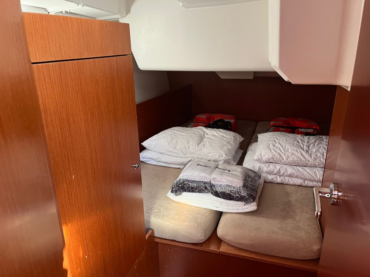 Oceanis 38.1 — photo 10