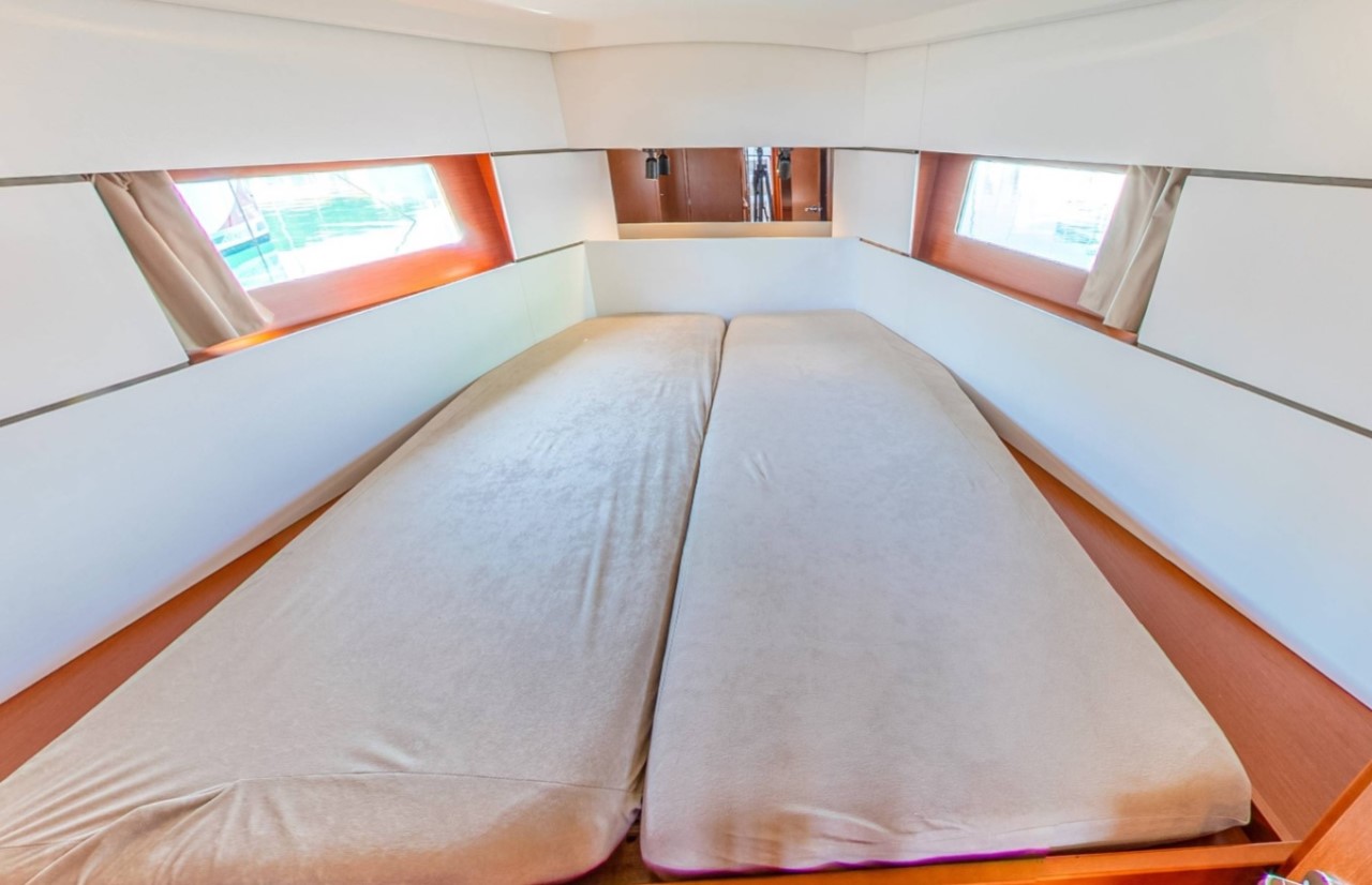 Oceanis 38.1 — photo 12
