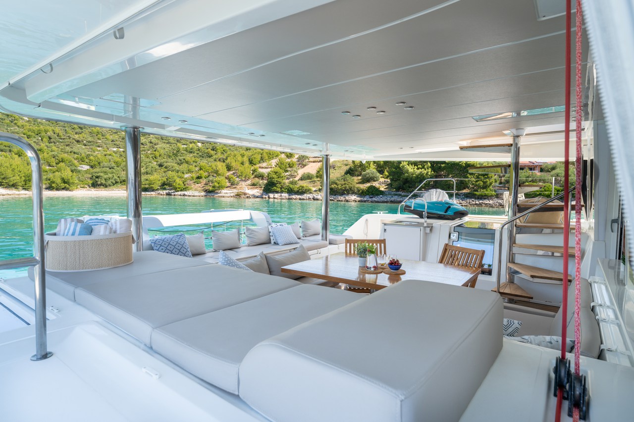 Lagoon 560 — photo 15