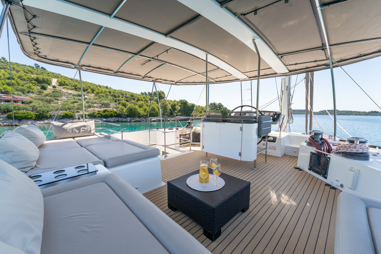 Lagoon 560 — photo 20