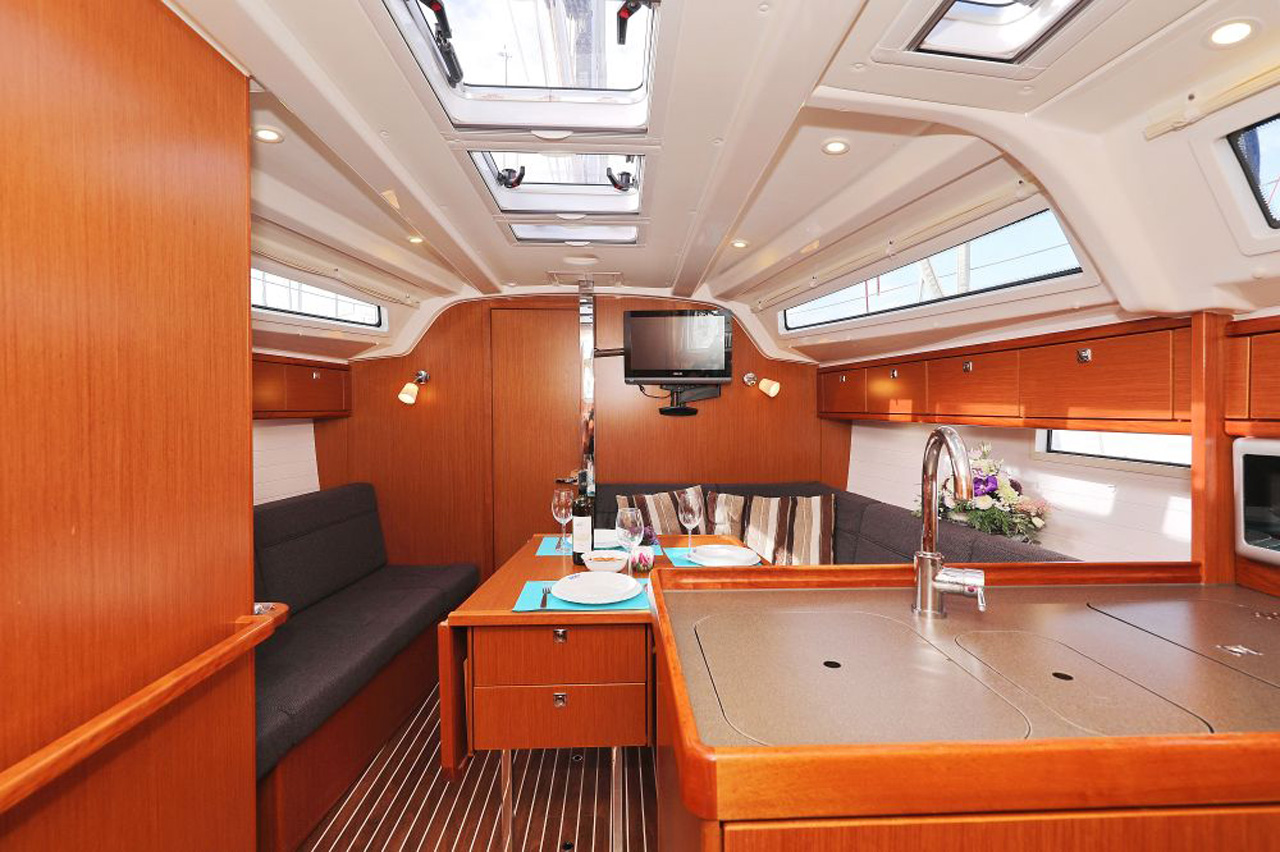 Bavaria Cruiser 37 - 3 cab. — photo 10