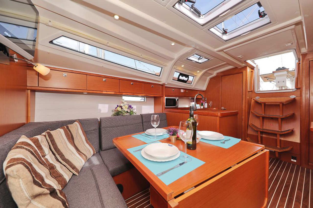 Bavaria Cruiser 37 - 3 cab. — photo 14