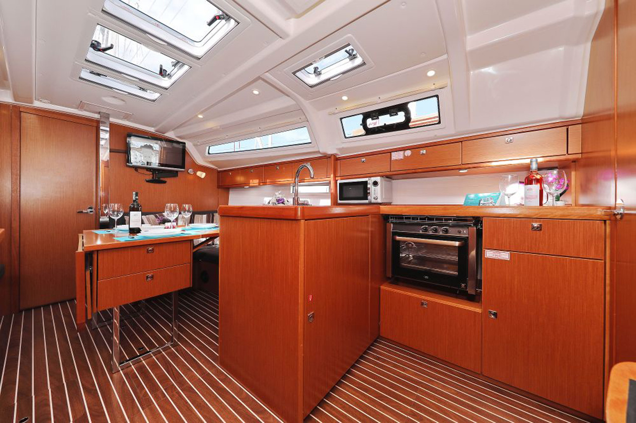 Bavaria Cruiser 37 - 3 cab. — photo 15
