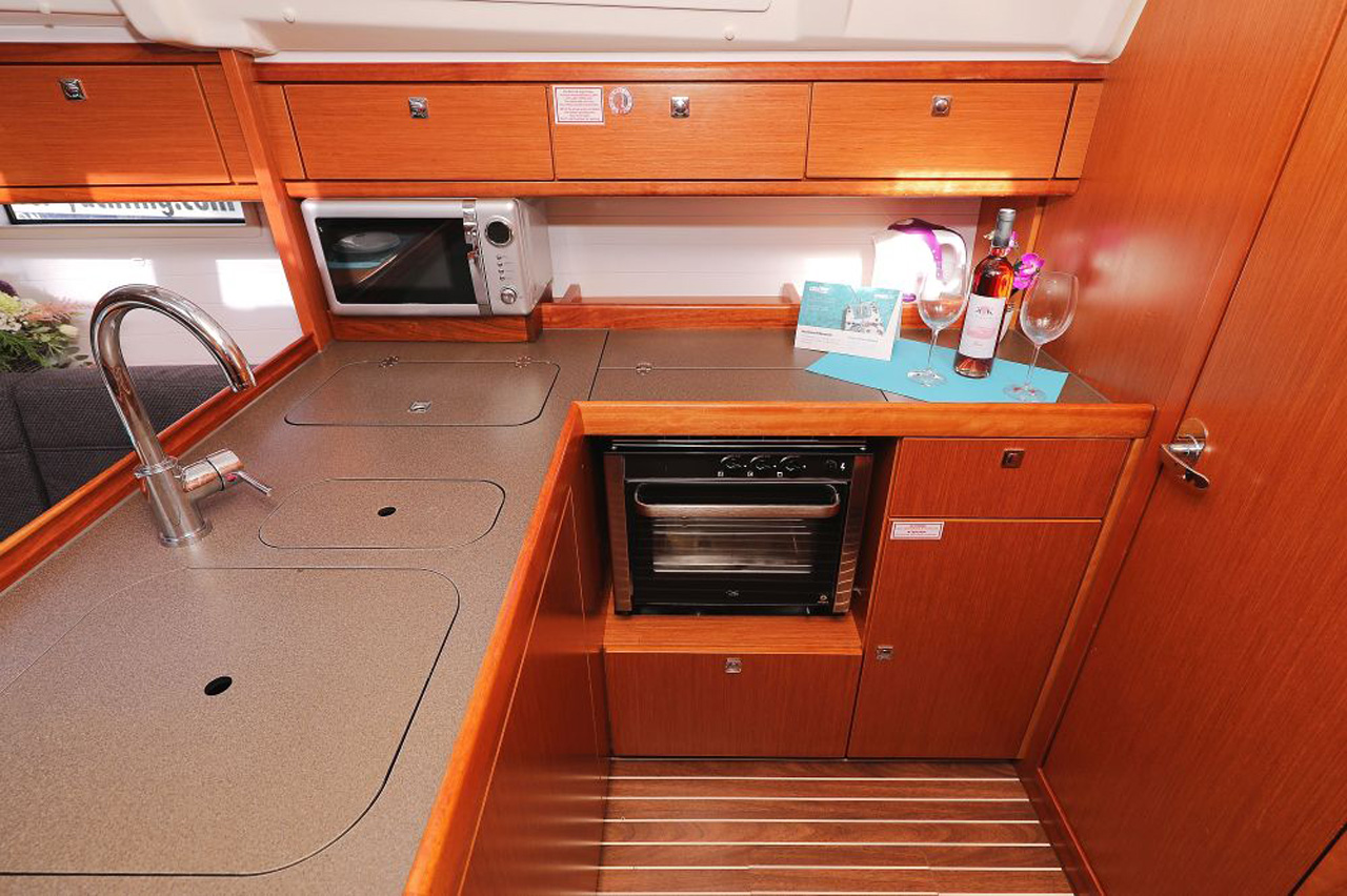 Bavaria Cruiser 37 - 3 cab. — photo 16