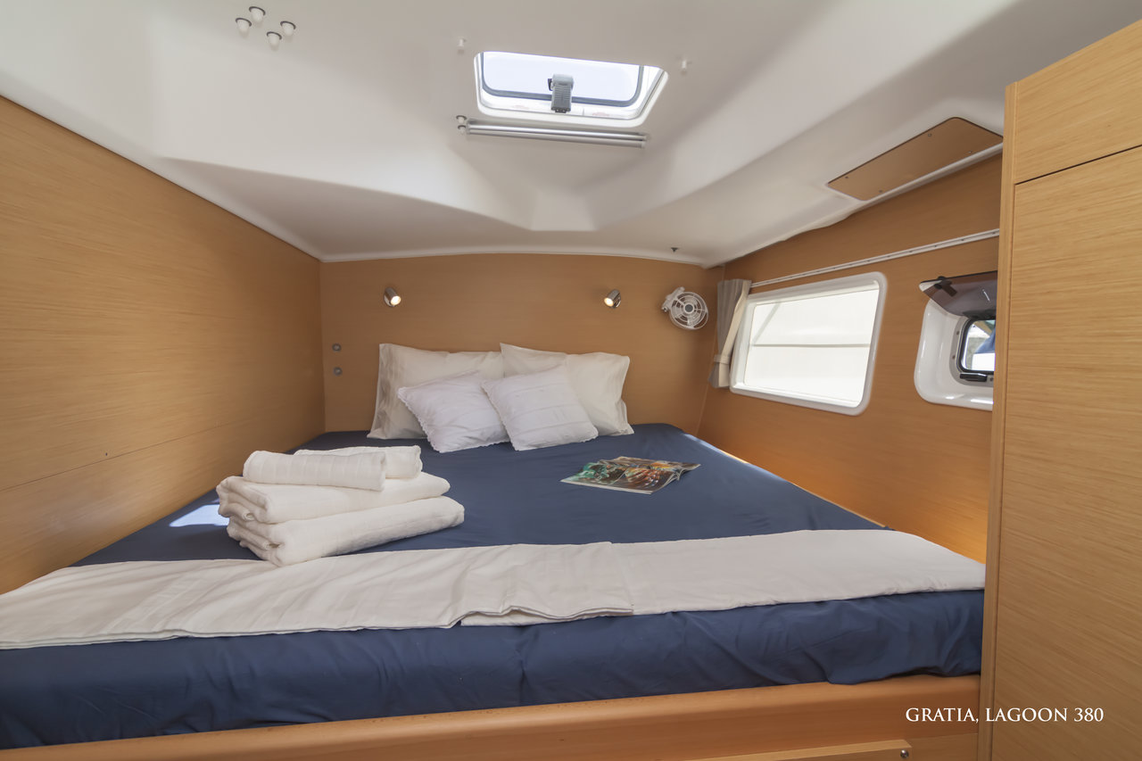 Lagoon 380 - 4 cab. — photo 11