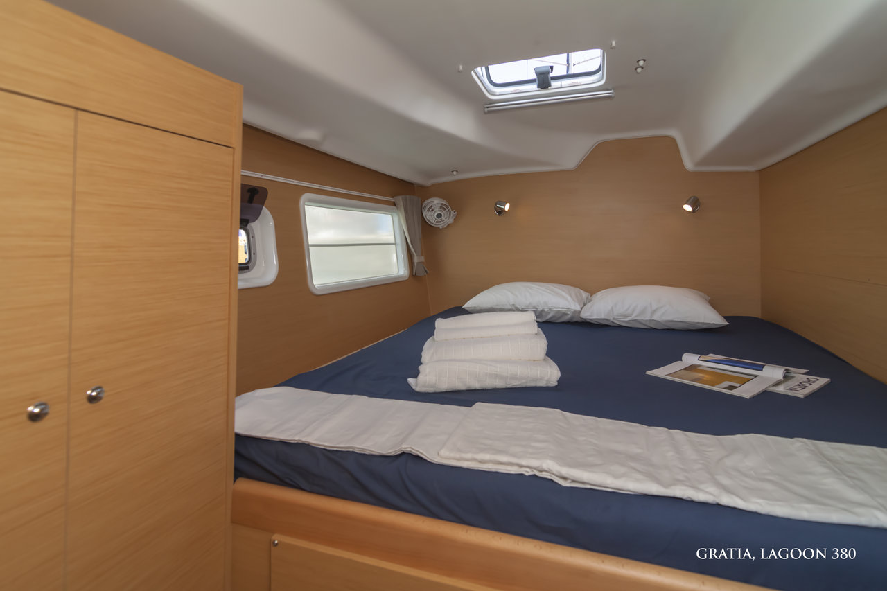 Lagoon 380 - 4 cab. — photo 14