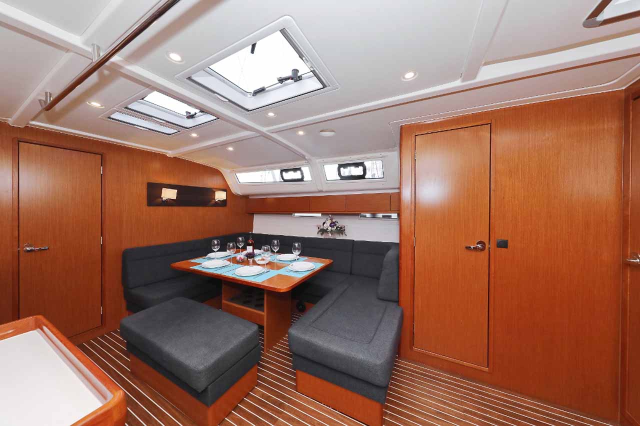 Bavaria Cruiser 51 — photo 11