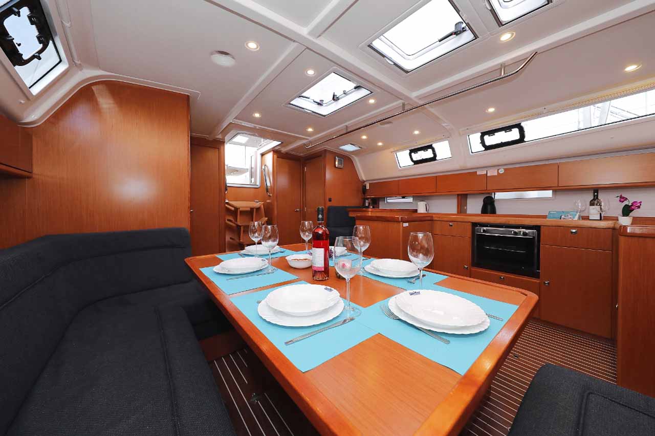 Bavaria Cruiser 51 — photo 12