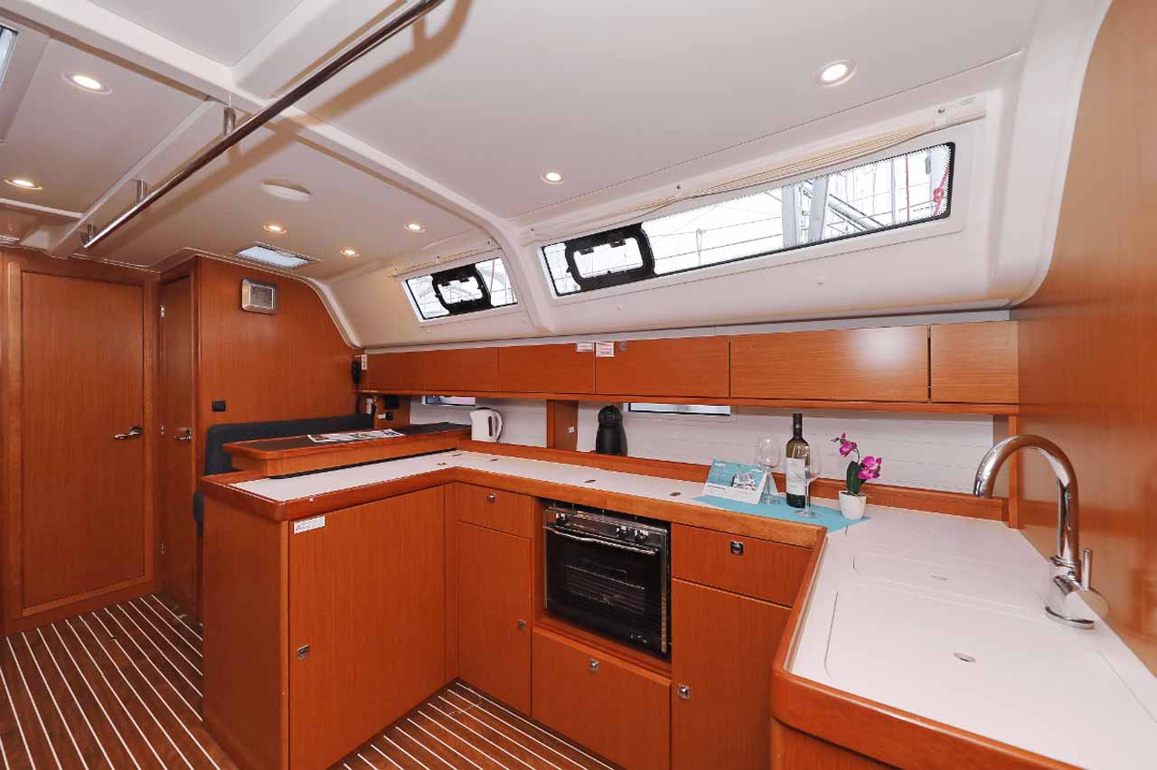Bavaria Cruiser 51 — photo 13
