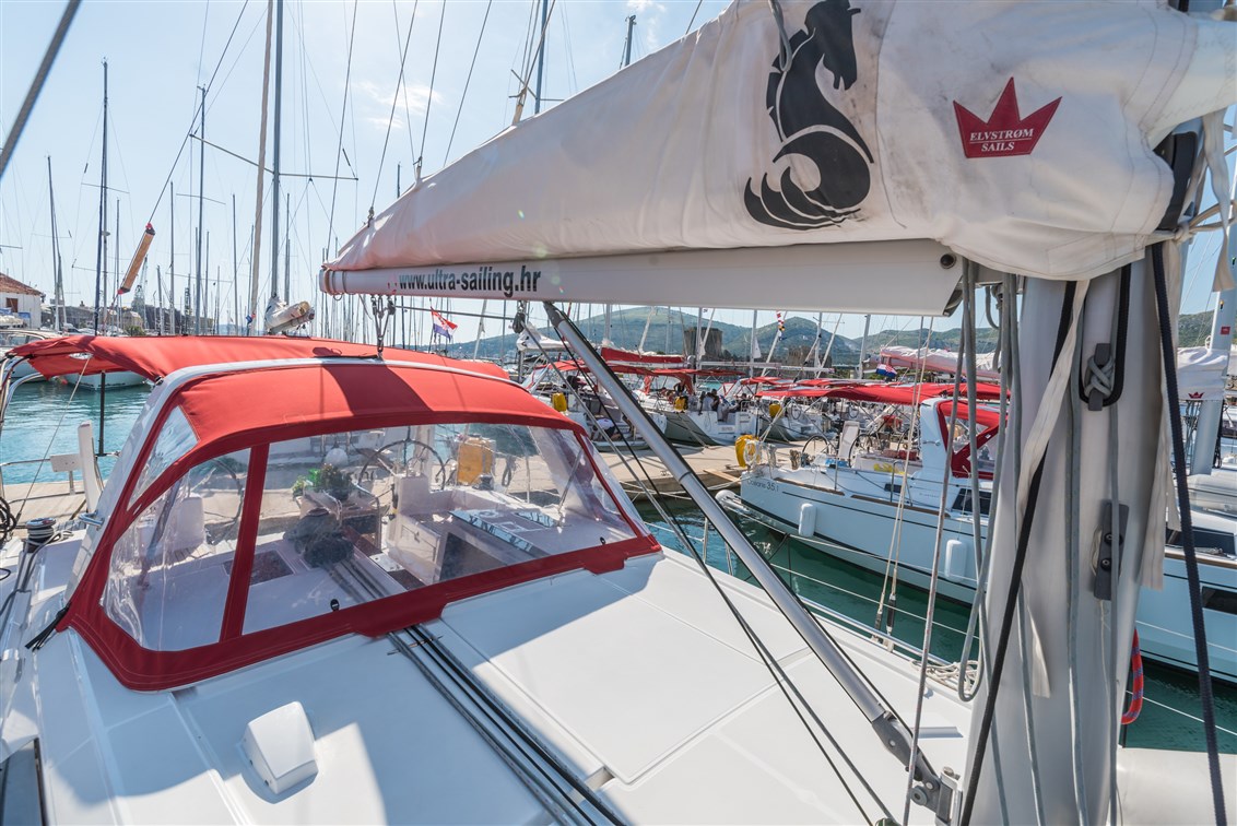 Oceanis 41.1 — photo 13