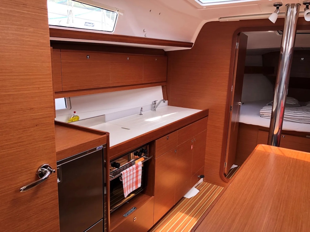 Dufour 382 GL — photo 7