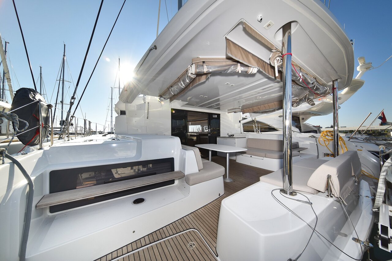 Lagoon 50 - 6 + 1 cab. — photo 11