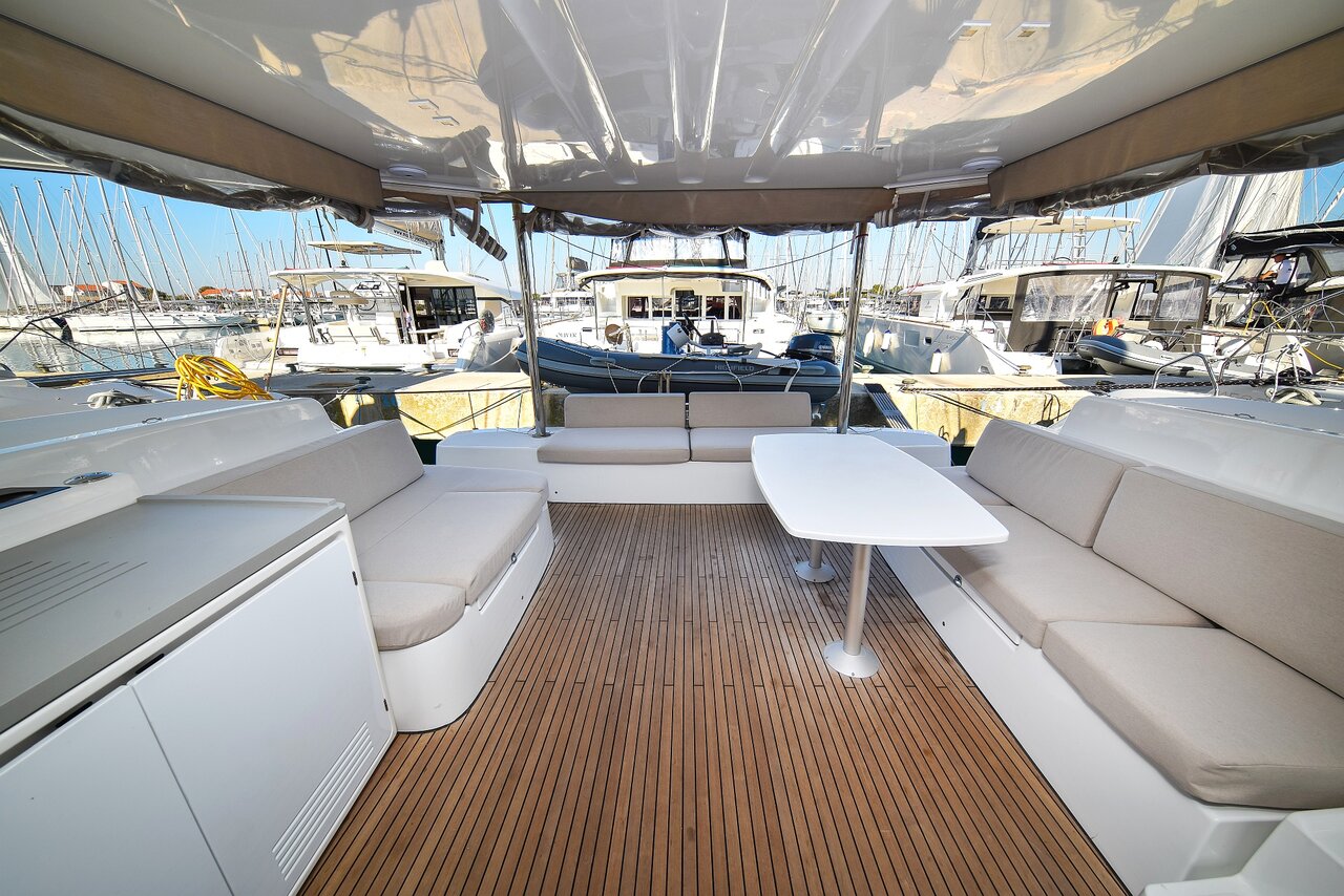 Lagoon 50 - 6 + 1 cab. — photo 13