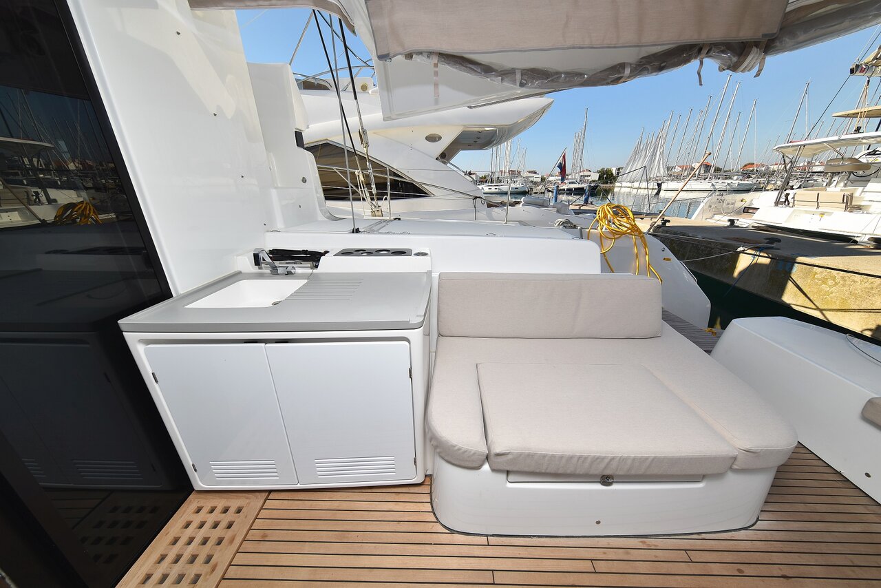 Lagoon 50 - 6 + 1 cab. — photo 15