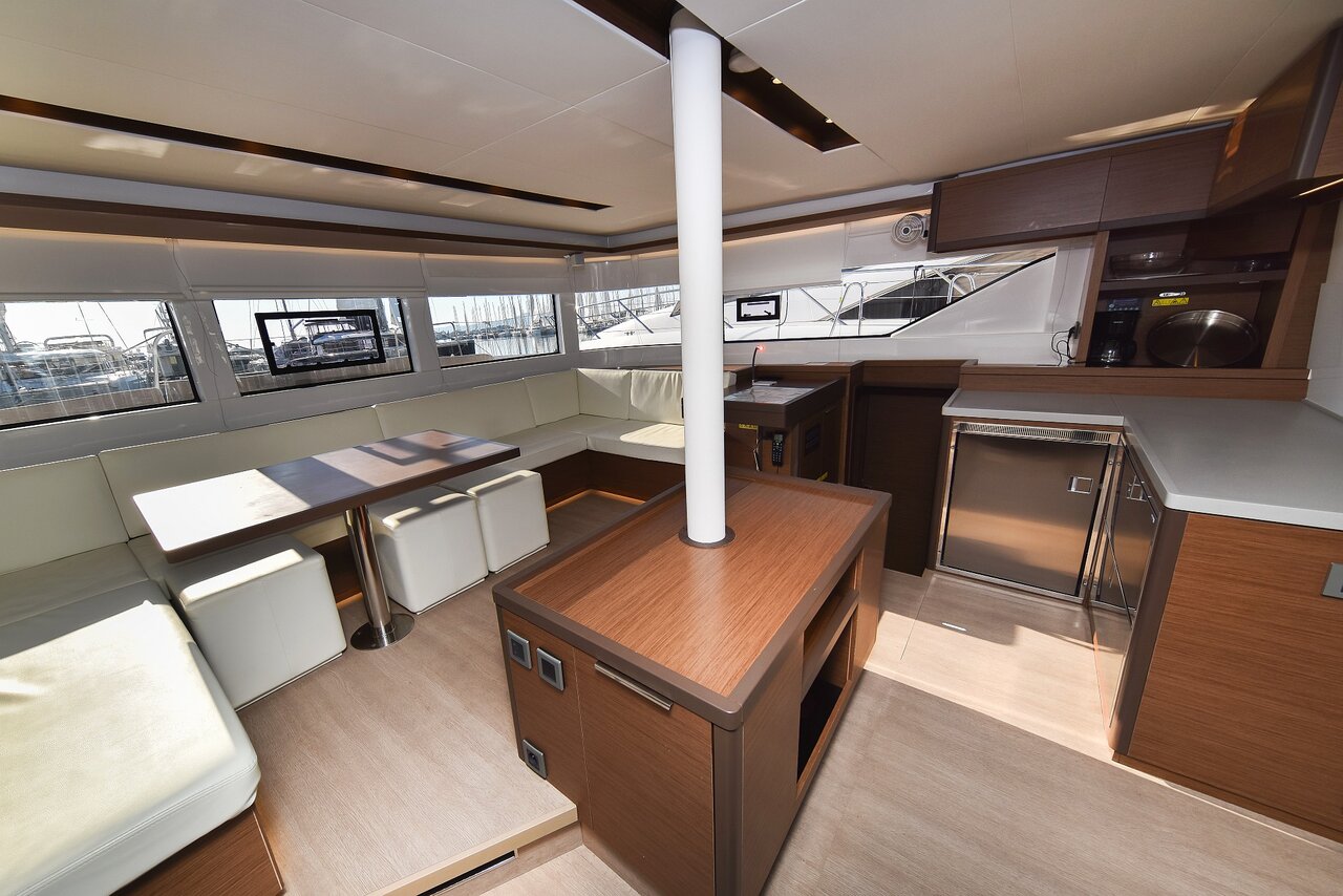 Lagoon 50 - 6 + 1 cab. — photo 21