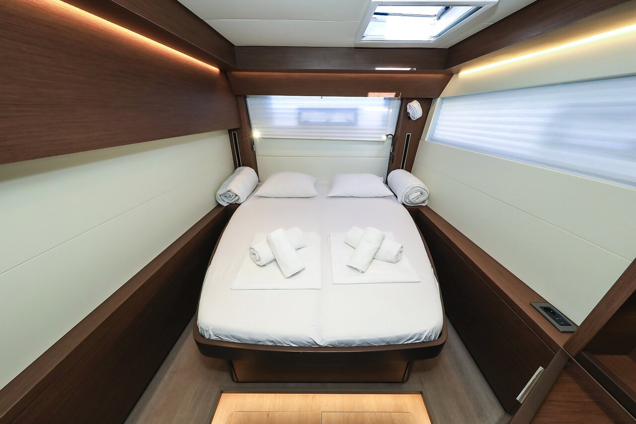 Lagoon 50 - 6 + 1 cab. — photo 24