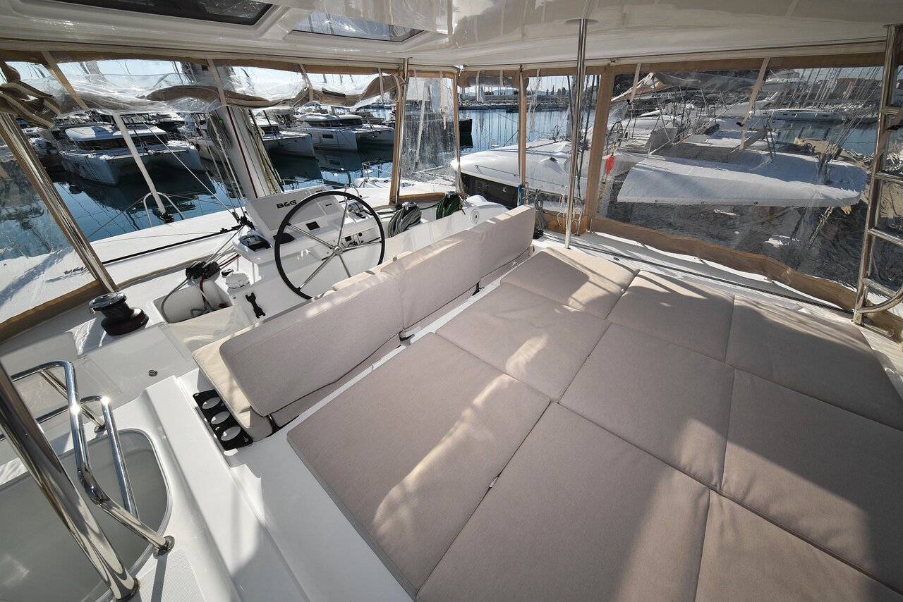 Lagoon 50 - 6 + 1 cab. — photo 7