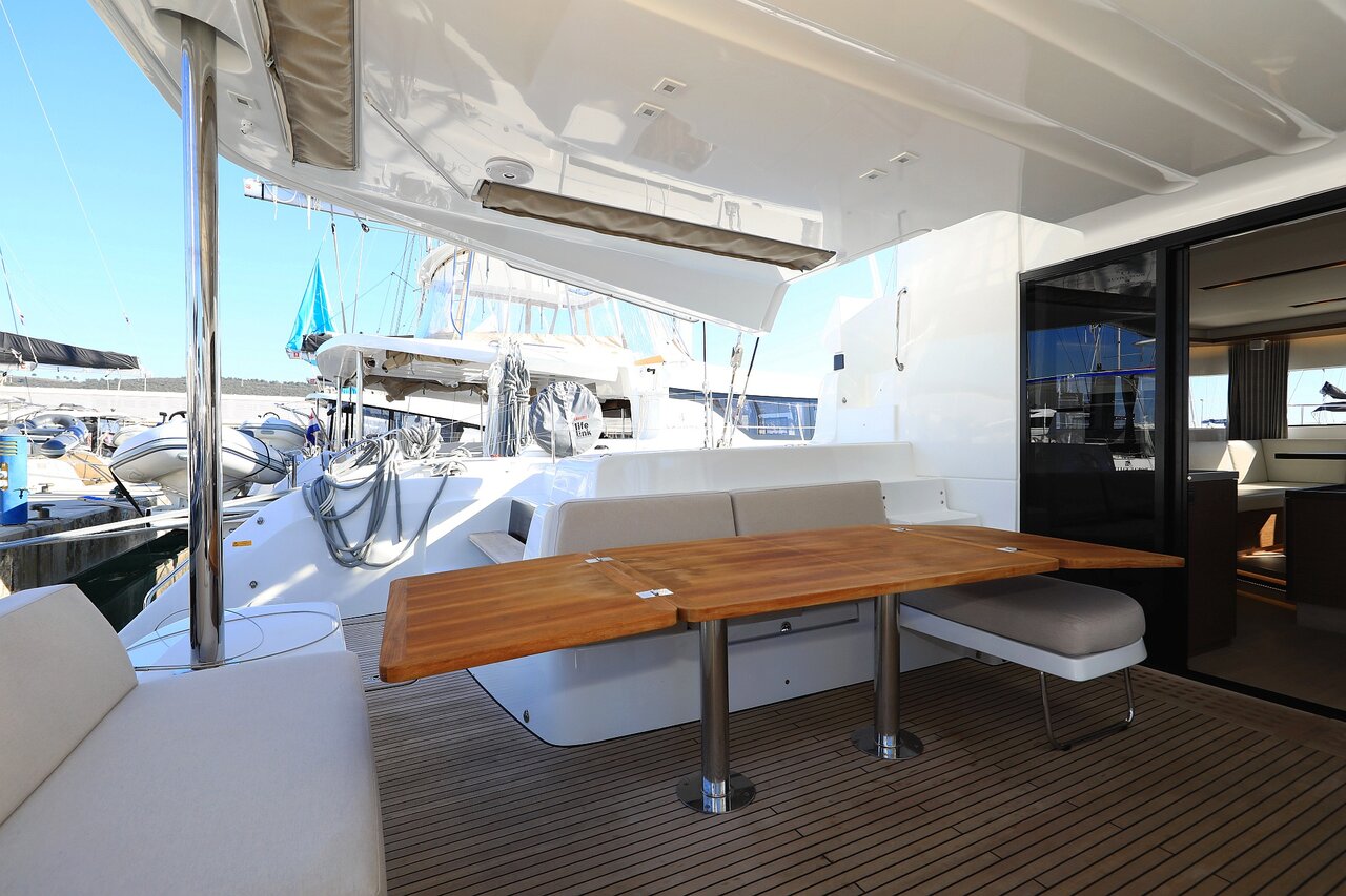 Lagoon 50 - 6 + 1 cab. — photo 10