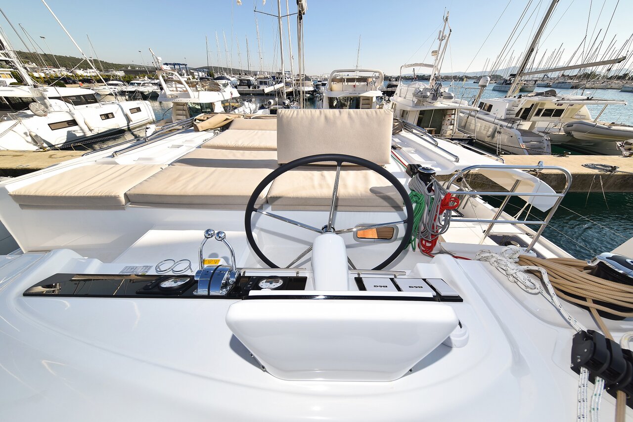 Lagoon 46 - 4 + 2 cab. — photo 13
