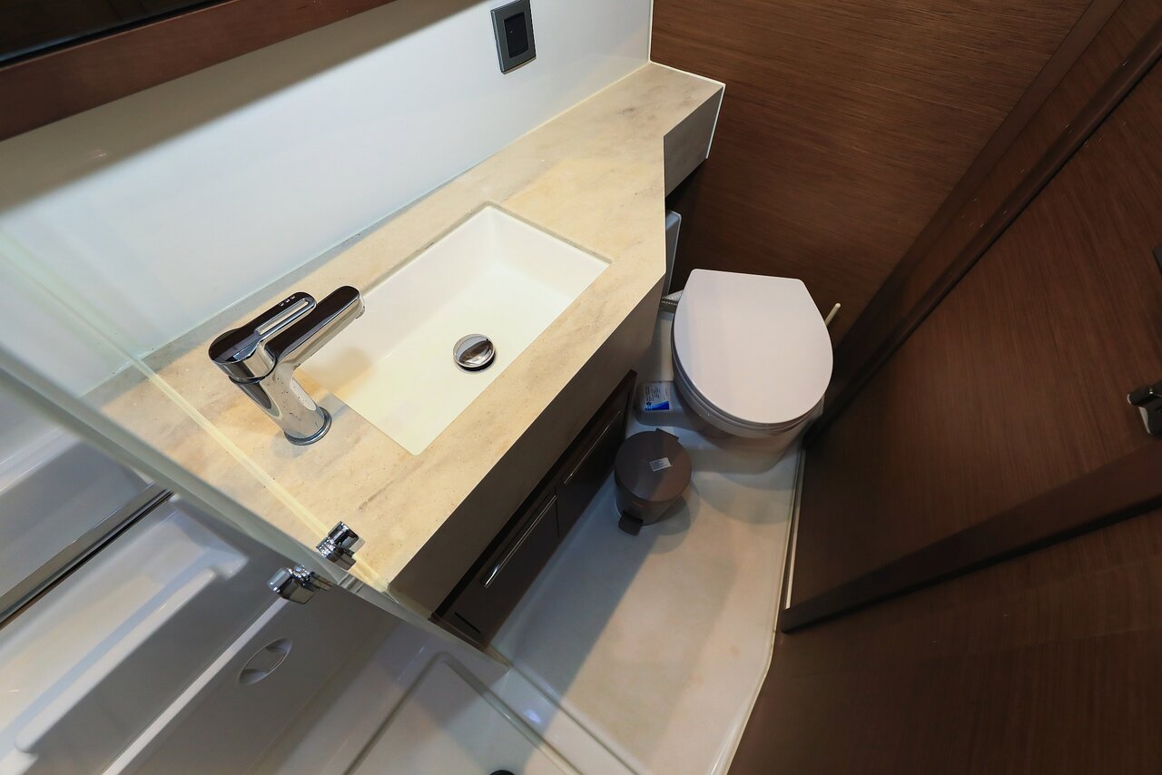 Lagoon 46 - 4 + 2 cab. — photo 3