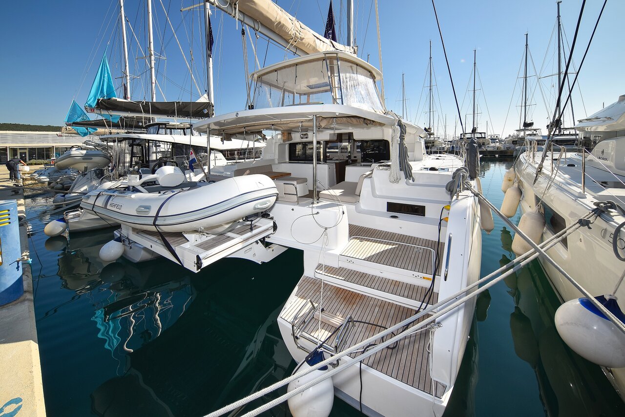 Lagoon 46 - 4 + 2 cab. — photo 3