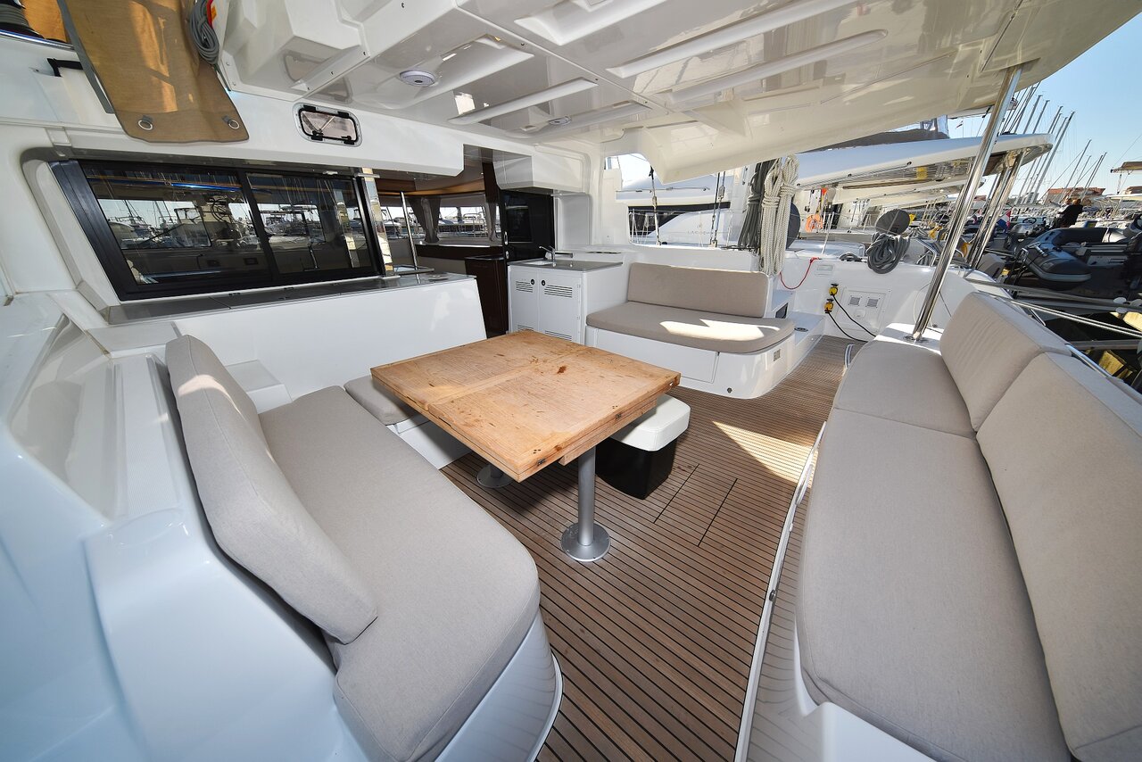 Lagoon 46 - 4 + 2 cab. — photo 12