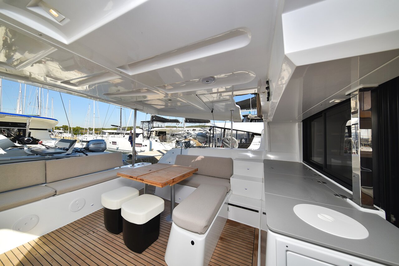 Lagoon 46 - 4 + 2 cab. — photo 14