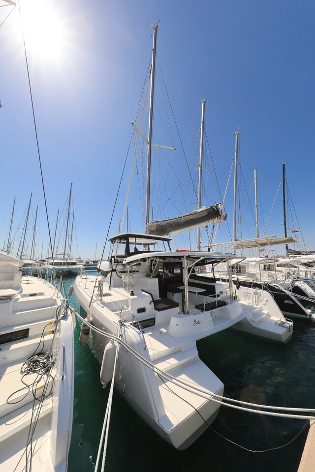 Lagoon 42 - 4 + 2 cab. — photo 5