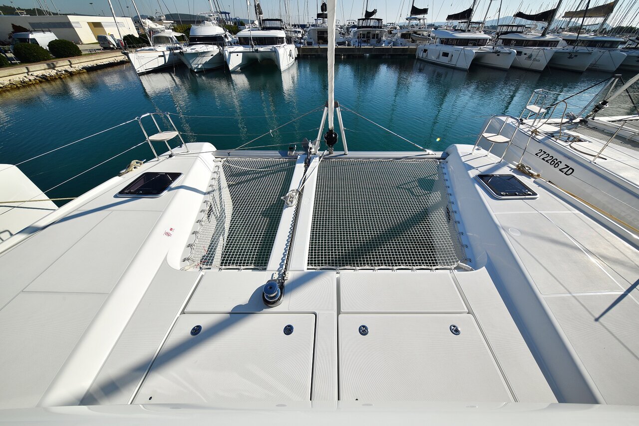 Lagoon 42 - 4 + 2 cab. — photo 6