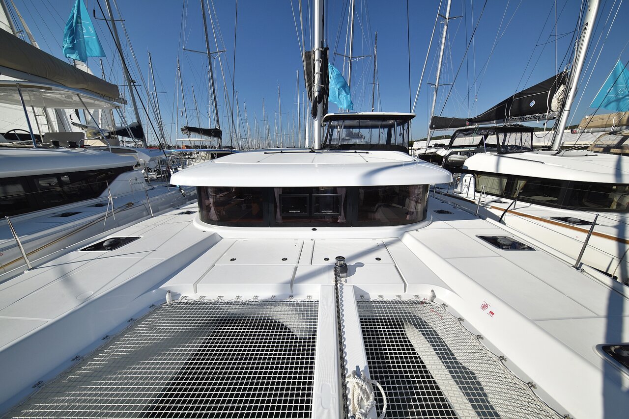 Lagoon 42 - 4 + 2 cab. — photo 7