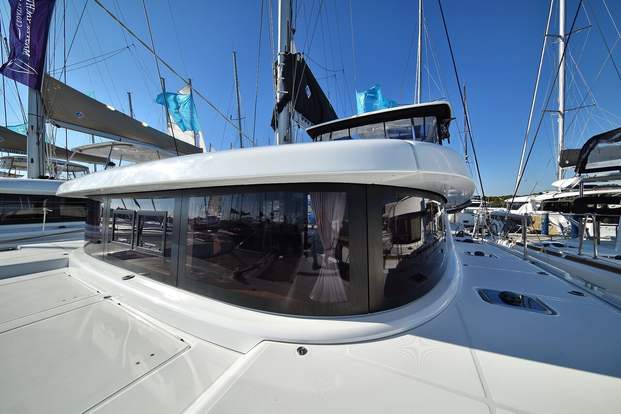 Lagoon 42 - 4 + 2 cab. — photo 9