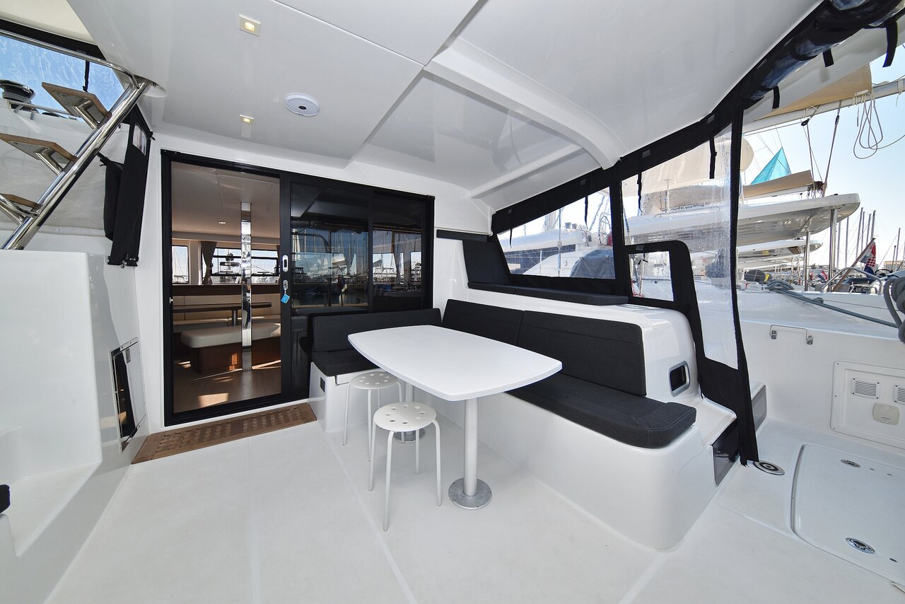 Lagoon 42 - 4 + 2 cab. — photo 14