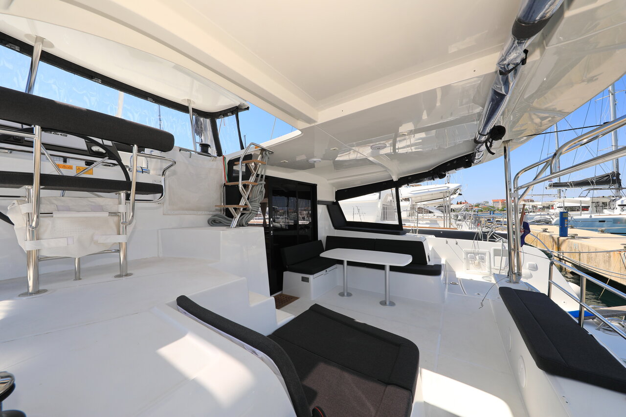 Lagoon 42 - 4 + 2 cab. — photo 16