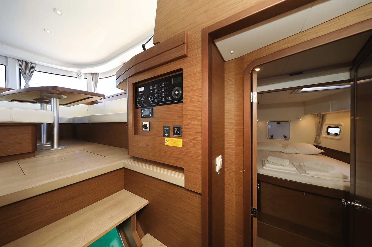 Lagoon 42 - 4 + 2 cab. — photo 22